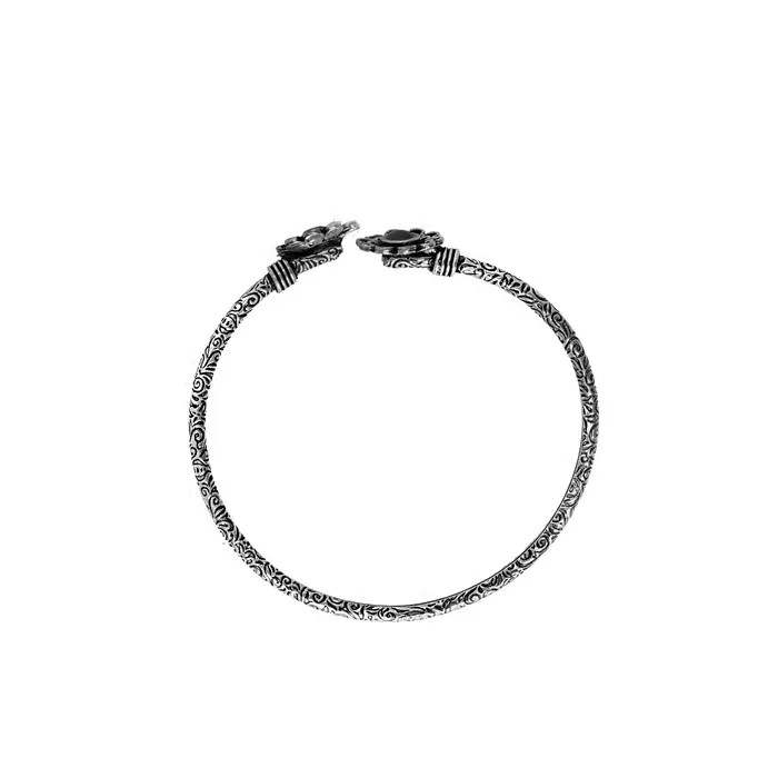 Bracelets Teejh Teejh Raavi Silver Oxidised Floral Bracelet Bracelets Teejh Teejh Raavi Silver Oxidised Floral Bracelet