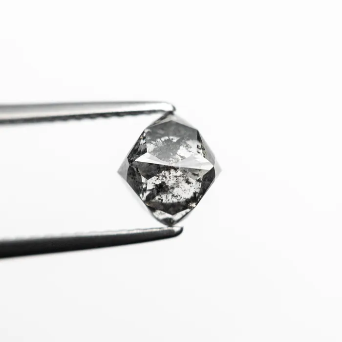 Earrings 174ct 667x611x606mm Octahedron 2488201 Misfit Diamonds