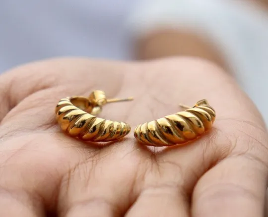 Jewelvers PreStyled Sets 18K GoldFilled French Twisted Dome Hoops Jewelvers PreStyled Sets 18K GoldFilled French Twisted Dome Hoops