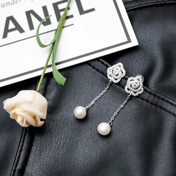 Pearly Lustre Earrings Elegant Freshwater Pearl Earrings WE00080 GARDENS