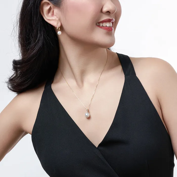 Pearly Lustre Necklaces 18K Solid Gold Australian White Diamond Saltwater Pearl Necklace KN00198