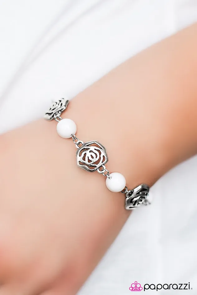 Bracelets Paparazzi Jewelry Paparazzi Bracelet Springtime Social White