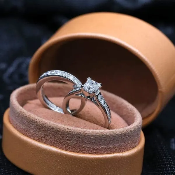 Diamond Source NYC Rings Engagement and Wedding Ring Set in Platinum 256ct tw Princess Cut Round Brilliant Clarity Enhanced Diamonds Diamond Source NYC Rings Engagement and Wedding Ring Set in Platinum 256ct tw Princess Cut Round Brilliant Clarity Enhanced Diamonds