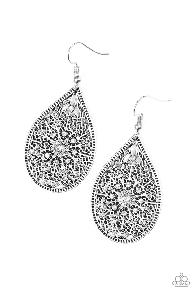 Earrings Paparazzi Jewelry Paparazzi Earring Dinner Party Posh White