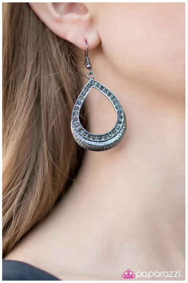 Earrings Paparazzi Jewelry Paparazzi Earring Im Calling Your Bluff Black