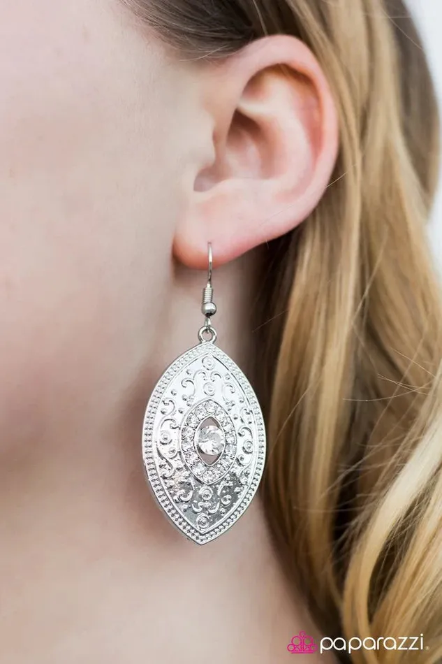 Earrings Paparazzi Jewelry Paparazzi Earring Once Upon a Princess White