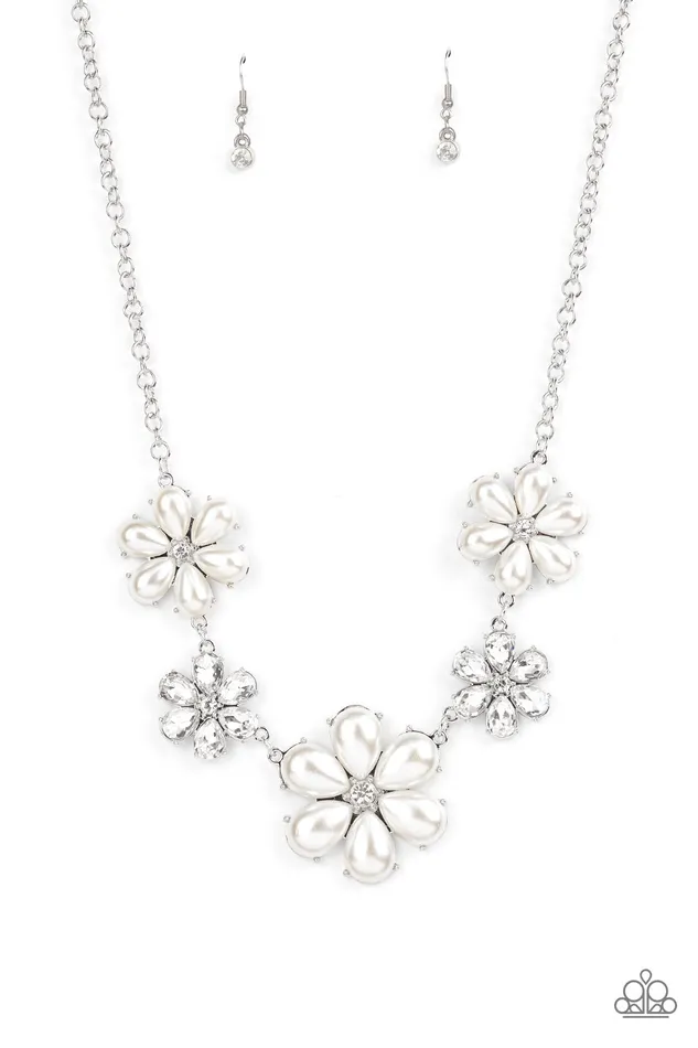 Necklaces Paparazzi Jewelry Paparazzi Necklace Fiercely Flowering White