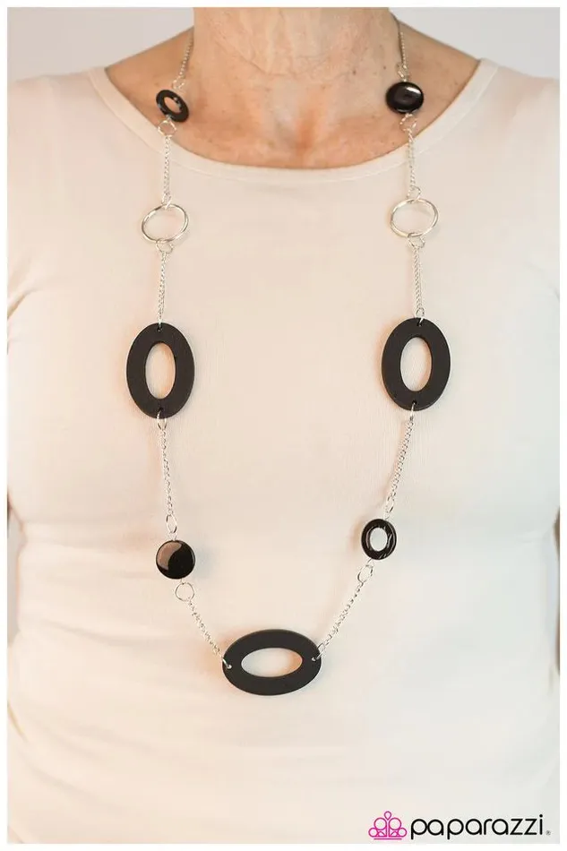 Necklaces Paparazzi Jewelry Paparazzi Necklace See the Distinction Black