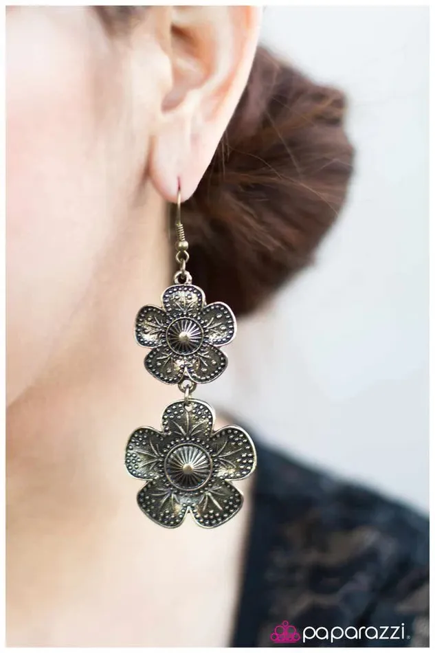 Paparazzi Earring For the Life Of Me Brass Paparazzi Jewelry Earrings