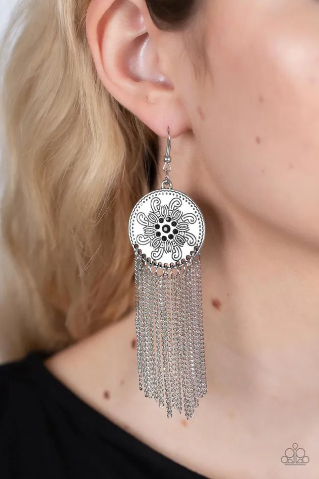 Paparazzi Jewelry Earrings Paparazzi Earring Fringe Control Black