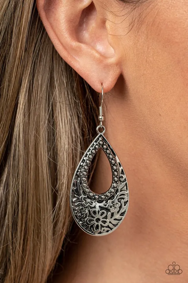 Paparazzi Jewelry Earrings Paparazzi Earring Organically Opulent Silver