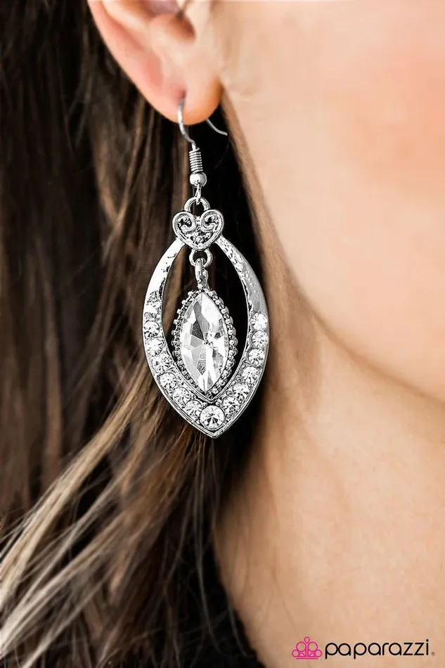 Paparazzi Jewelry Earrings Paparazzi Earring Royal Honeymoon White