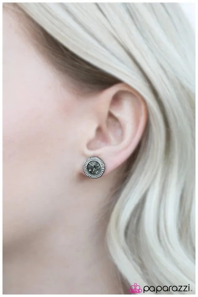 Paparazzi Jewelry Earrings Paparazzi Earring Sweet and Simple Black