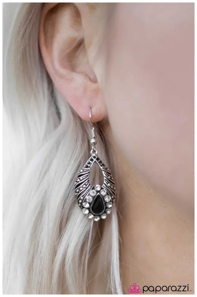 Paparazzi Jewelry Earrings Paparazzi Earring The Last Waltz Black