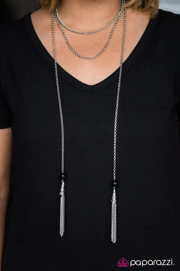 Paparazzi Jewelry Necklaces Paparazzi Necklace Scarf it Down Black