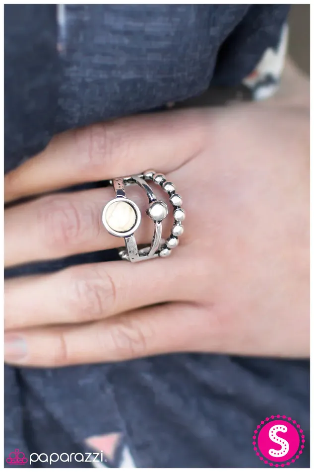 Paparazzi Jewelry Paparazzi Ring Do The BRIGHT Thing White Rings