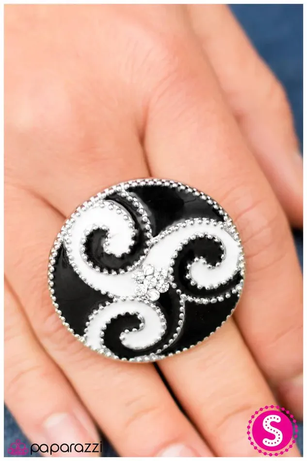 Paparazzi Jewelry Paparazzi Ring Oh Cruella de Vil Black Rings