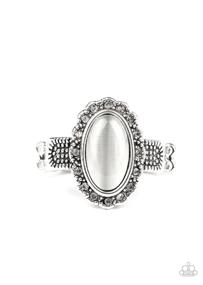 Paparazzi Jewelry Rings Paparazzi Ring Fabulously Flawless White