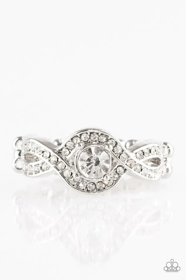 Paparazzi Jewelry Rings Paparazzi Ring GLAM Of Thrones White