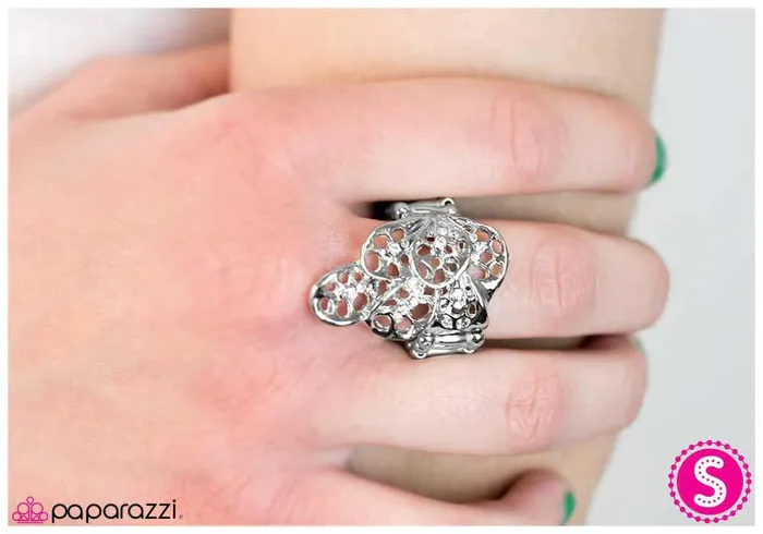 Rings Paparazzi Jewelry Paparazzi Ring A Dazzling Display White