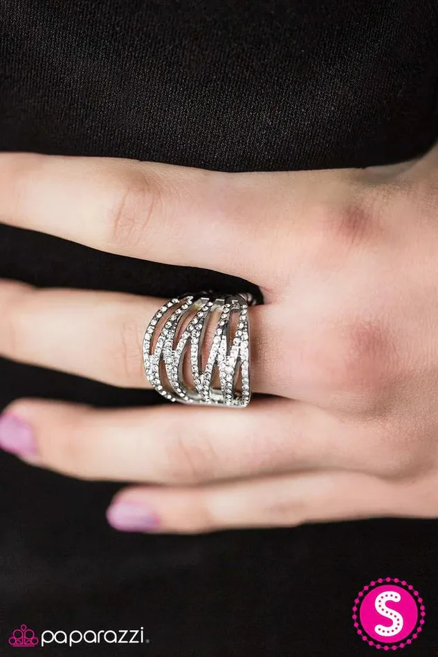 Rings Paparazzi Jewelry Paparazzi Ring GLITZ and Glory White