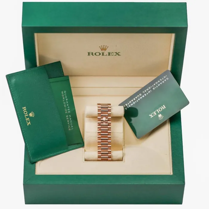Rolex Bracelets Rolex Day Date 40mm Ref 2282350025 Olive Green Roman Dial Fluted Bezel 18K Rose Gold President Bracelet Mens Watch