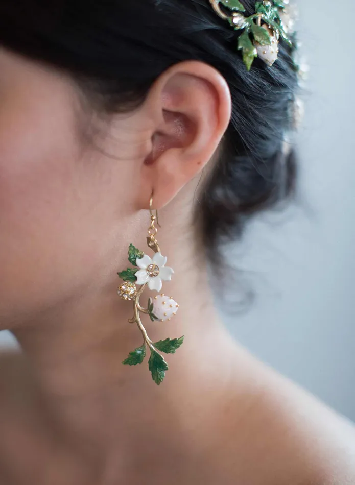 Strawberry vine earrings Style 820 twigs honey Earrings